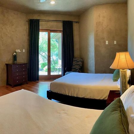 Вилла Scenic Hill Country Retreat - Rhino Ranch Нью Браунфелс Экстерьер фото