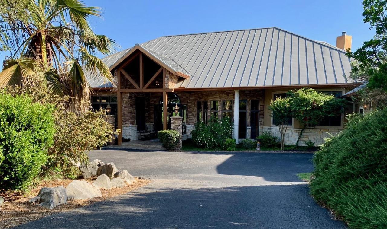 Вилла Scenic Hill Country Retreat - Rhino Ranch Нью Браунфелс Экстерьер фото