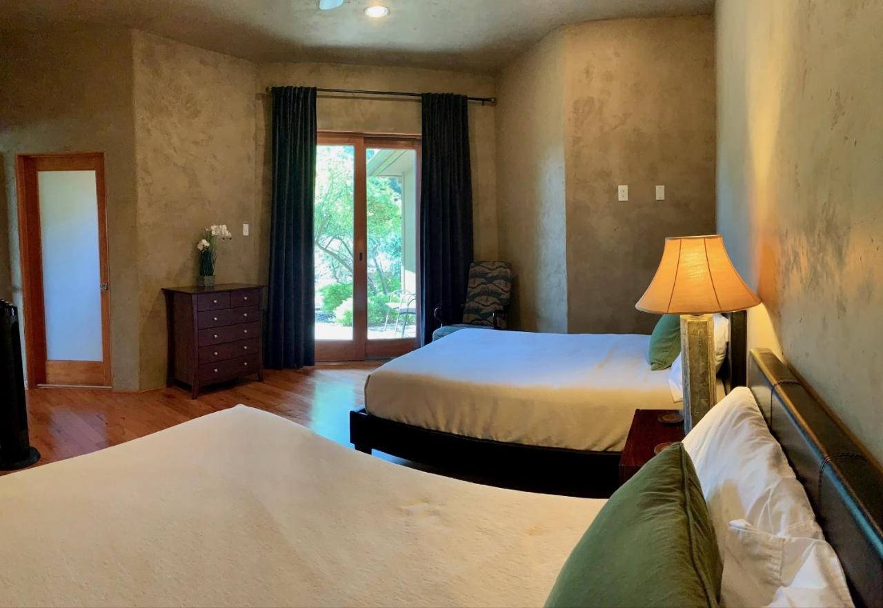 Вилла Scenic Hill Country Retreat - Rhino Ranch Нью Браунфелс Экстерьер фото