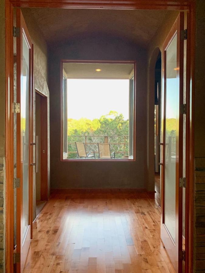 Вилла Scenic Hill Country Retreat - Rhino Ranch Нью Браунфелс Экстерьер фото