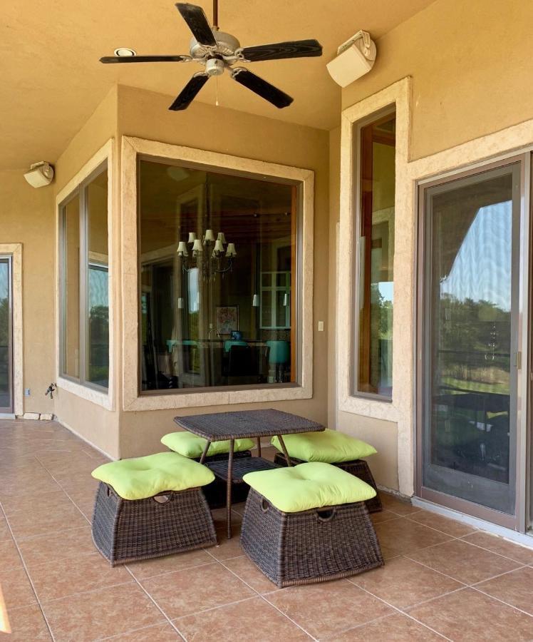 Вилла Scenic Hill Country Retreat - Rhino Ranch Нью Браунфелс Экстерьер фото